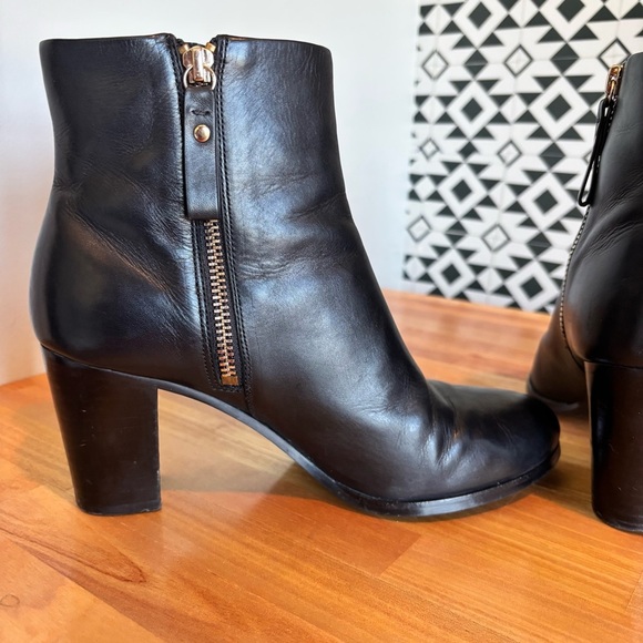 & Other Stories Black Leather Rounded Toe Ankle Boot Gold Zipper Women's Size 9 - Picture 8 of 16